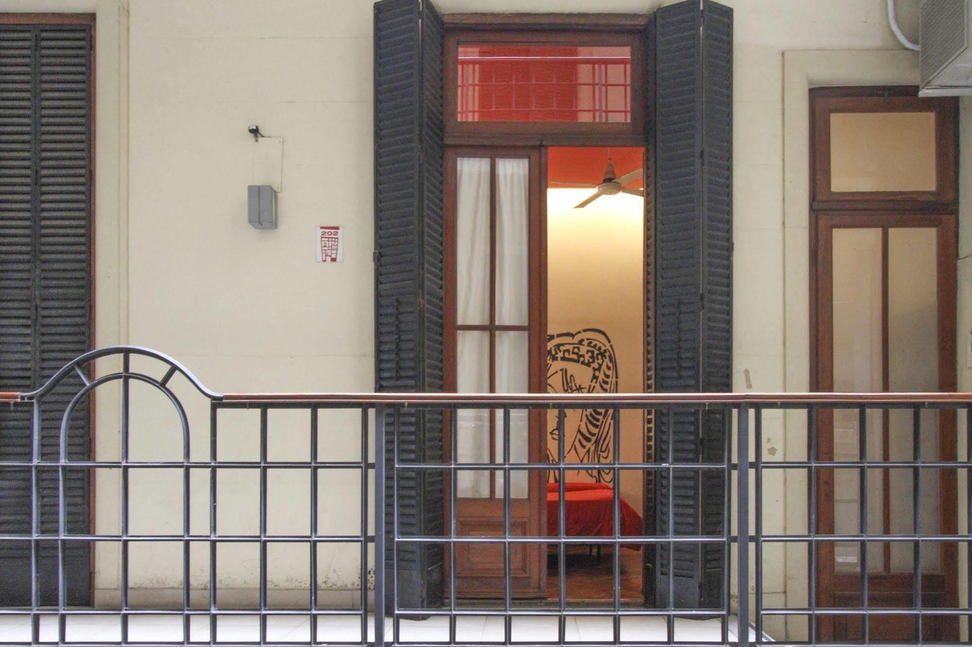 Milhouse Hostel Hipo Buenos Aires Exterior foto